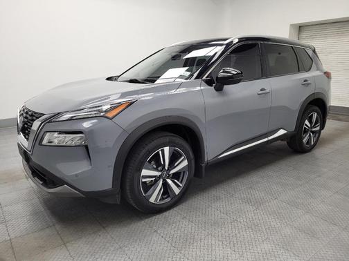 Boulder Gray Pearl 2023 Nissan Rogue SL