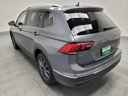 Platinum Gray Metallic 2022 Volkswagen Tiguan 2.0T SE