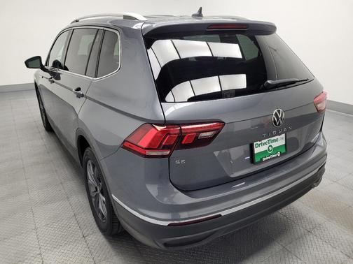 Platinum Gray Metallic 2022 Volkswagen Tiguan 2.0T SE
