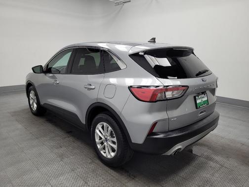 Iconic Silver Metallic 2022 Ford Escape SE