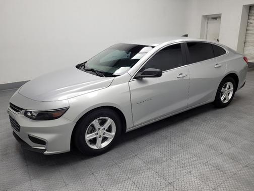 Silver Ice Metallic 2017 Chevrolet Malibu 1LS