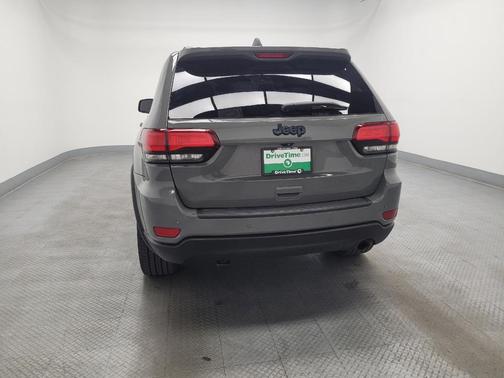 Sting-Gray Clearcoat 2019 Jeep Grand Cherokee Upland