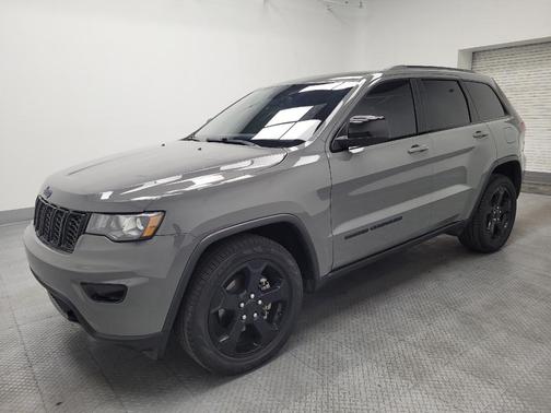 Sting-Gray Clearcoat 2019 Jeep Grand Cherokee Upland