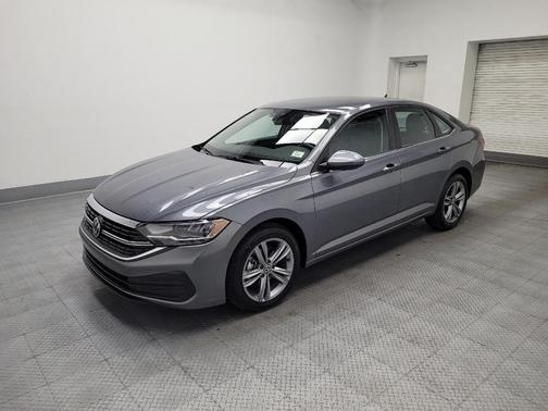 Platinum Gray Metallic 2024 Volkswagen Jetta 1.5T SE