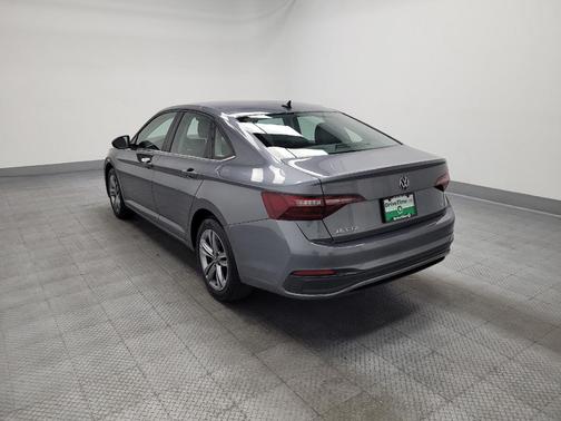 Platinum Gray Metallic 2024 Volkswagen Jetta 1.5T SE