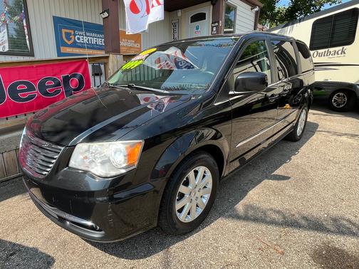 2014 Chrysler Town & Country Touring