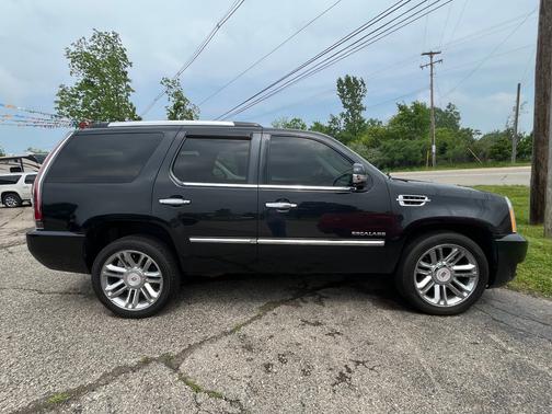 2013 Cadillac Escalade Platinum Edition
