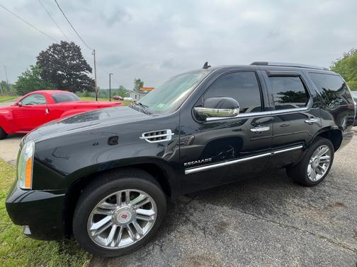 2013 Cadillac Escalade Platinum Edition