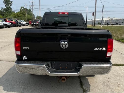 2016 RAM 1500 SLT