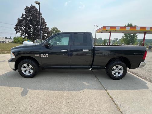 2016 RAM 1500 SLT