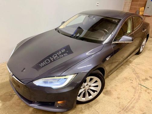 2016 Tesla Model S 70