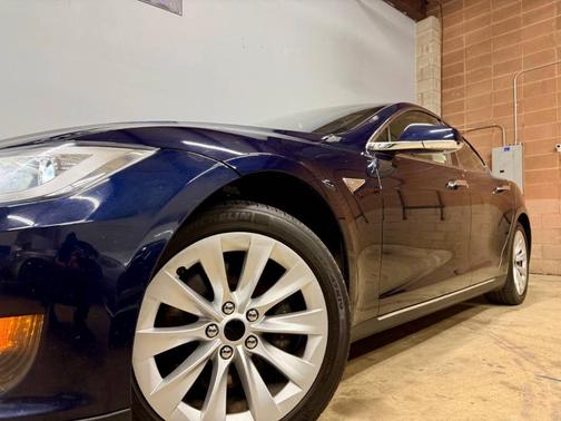2013 Tesla Model S Base