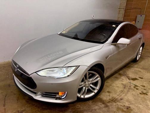 2014 Tesla Model S Performance