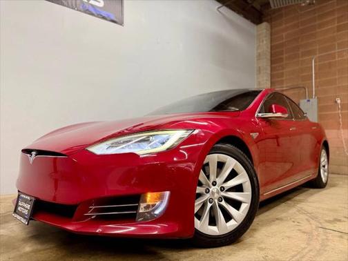2016 Tesla Model S 90D
