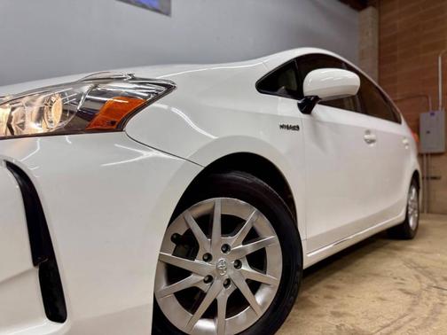 2015 Toyota Prius v Three