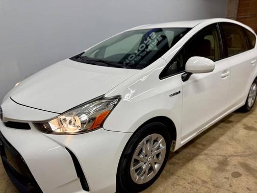 2015 Toyota Prius v Three