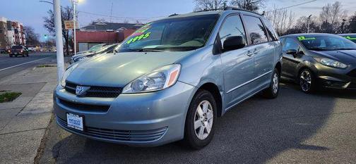2005 Toyota Sienna LE