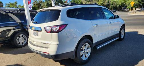 White 2013 Chevrolet Traverse LT