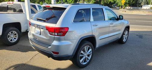 Bright Silver Metallic Clearcoat 2012 Jeep Grand Cherokee Laredo