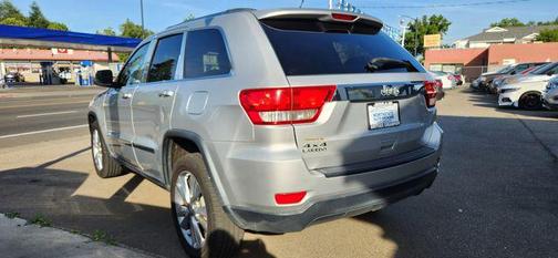 Bright Silver Metallic Clearcoat 2012 Jeep Grand Cherokee Laredo