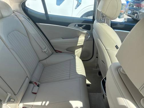 Savile Silver 2026 Genesis G70 2.5T Prestige