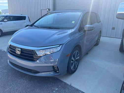 Sonic Gray Pearl 2023 Honda Odyssey Touring
