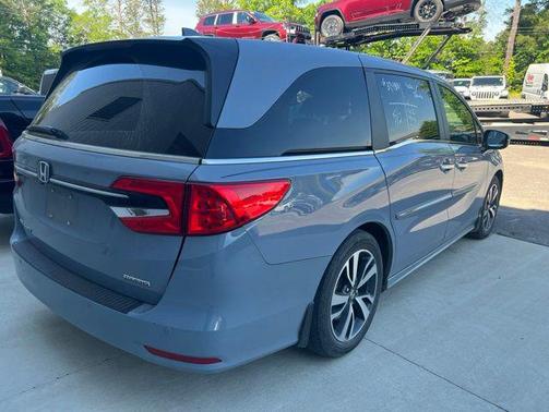 Sonic Gray Pearl 2023 Honda Odyssey Touring