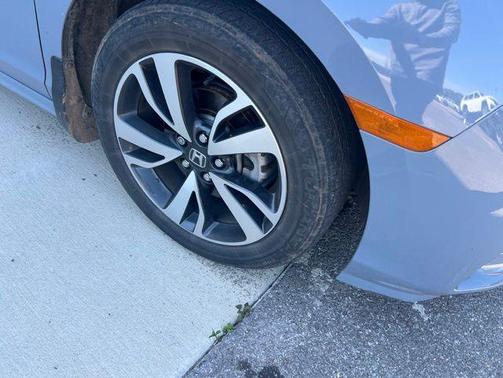 Sonic Gray Pearl 2023 Honda Odyssey Touring