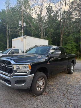 Diamond Black Crystal Pearlcoat 2024 RAM 2500 Tradesman Crew Cab 4x4 6'4' Box