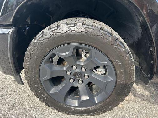 Diamond Black Crystal Pearlcoat 2025 RAM 1500 Big Horn/Lone Star