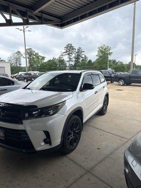 Blizzard Pearl 2019 Toyota Highlander SE