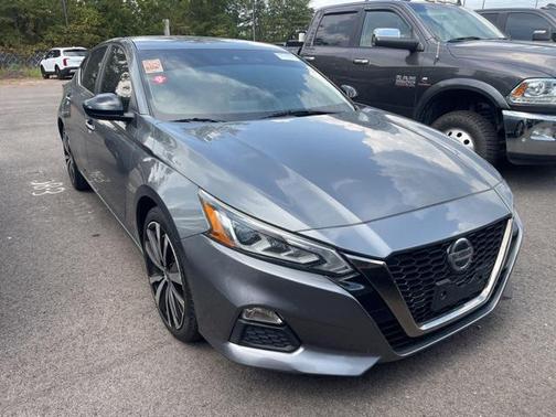 2021 Nissan Altima SR FWD