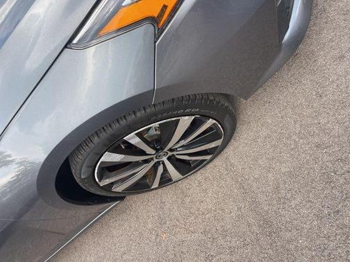 2021 Nissan Altima SR FWD