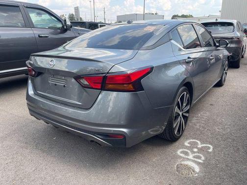 2021 Nissan Altima SR FWD