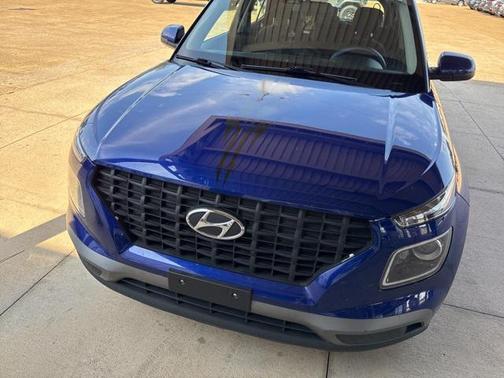 2021 Hyundai VENUE SE