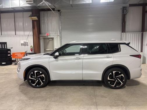 2023 Mitsubishi Outlander SEL Black Edition 2WD