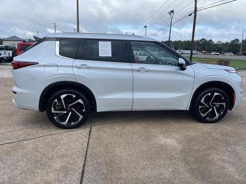 2023 Mitsubishi Outlander SEL Black Edition 2WD
