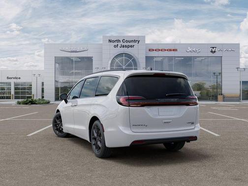 Bright White Clearcoat 2027 Chrysler Pacifica Limited