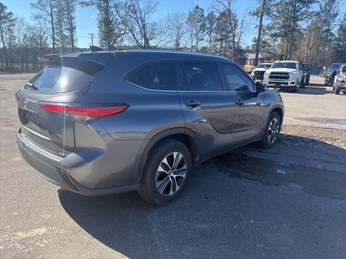 2023 Toyota Highlander Platinum