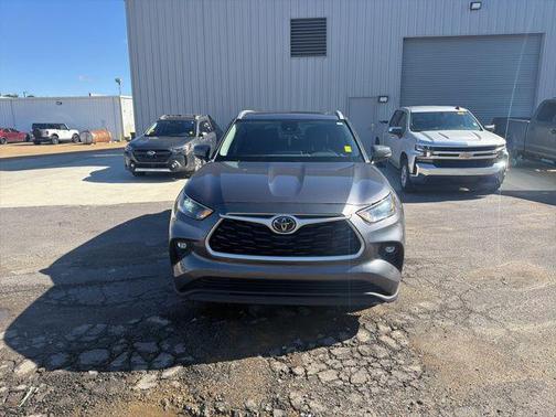 2023 Toyota Highlander Platinum