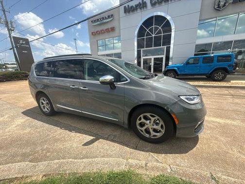 Gray Clearcoat 2023 Chrysler Pacifica Limited