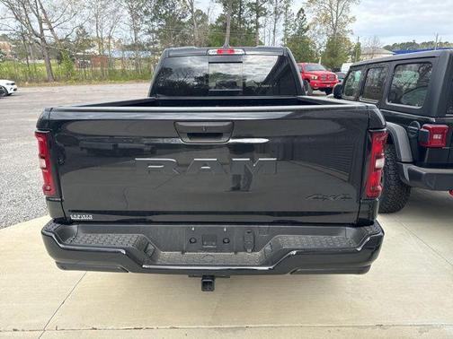 Diamond Black Crystal Pearlcoat 2025 RAM 1500 Tradesman