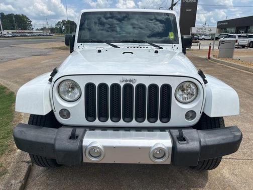 Bright White Clearcoat 2015 Jeep Wrangler Unlimited Sahara