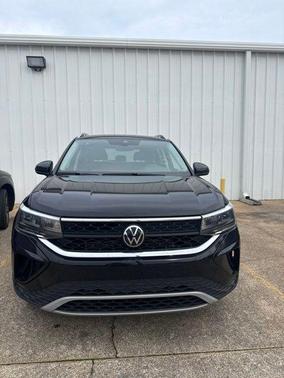 Deep Black 2024 Volkswagen Taos 1.5T SE