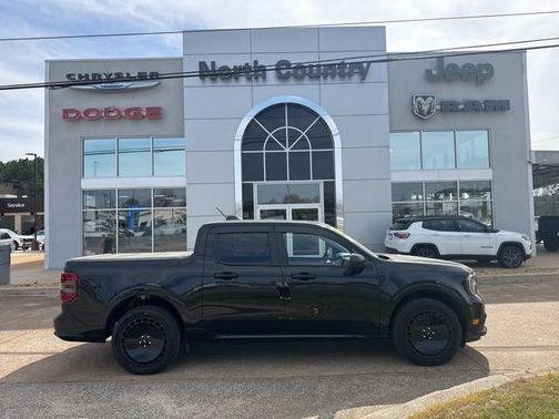 Shadow Black 2025 Ford Maverick Lobo