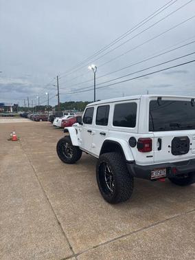 Bright White Clearcoat 2022 Jeep Wrangler Unlimited Rubicon