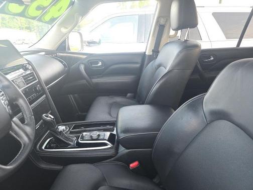 2022 INFINITI QX80 Luxe