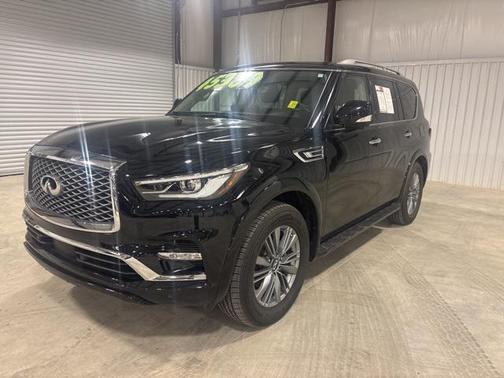 2022 INFINITI QX80 Luxe
