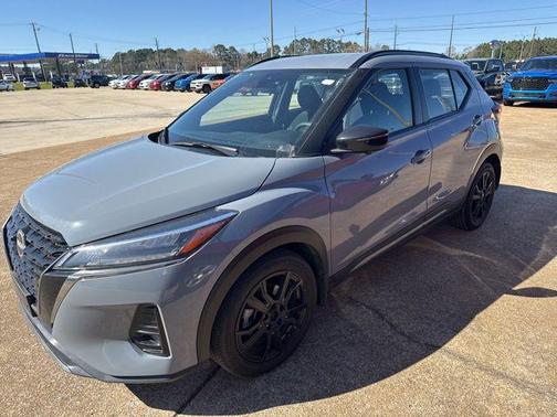 2024 Nissan Kicks SR