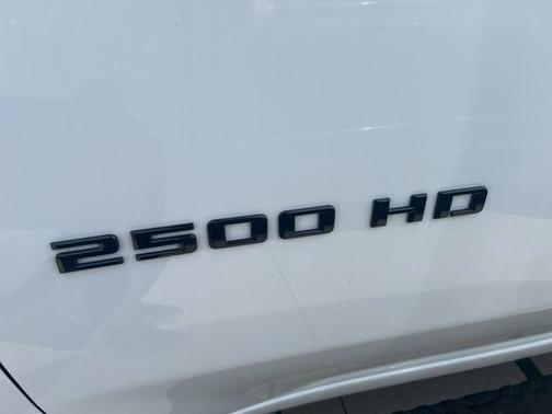 Summit White 2024 Chevrolet Silverado 2500 Custom